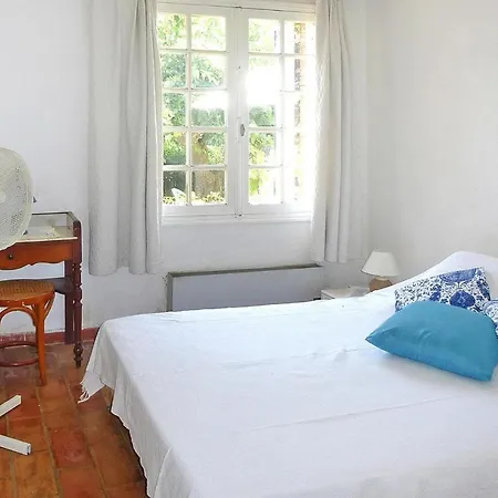 In Roquebrune With Sea View & Pool La Garonnette-Plage