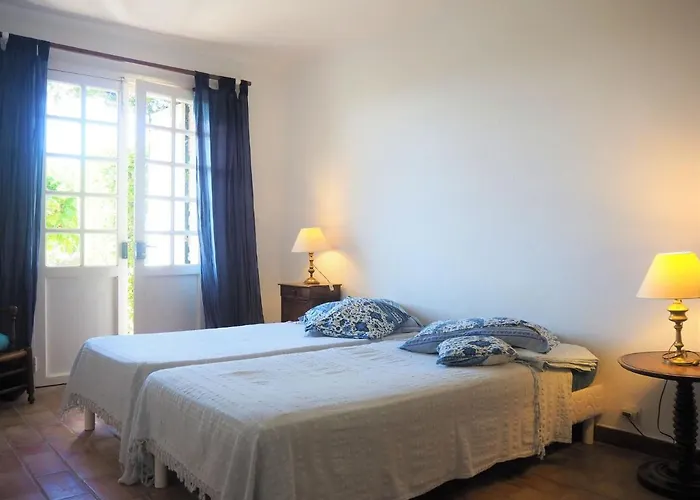In Roquebrune With Sea View & Pool *
