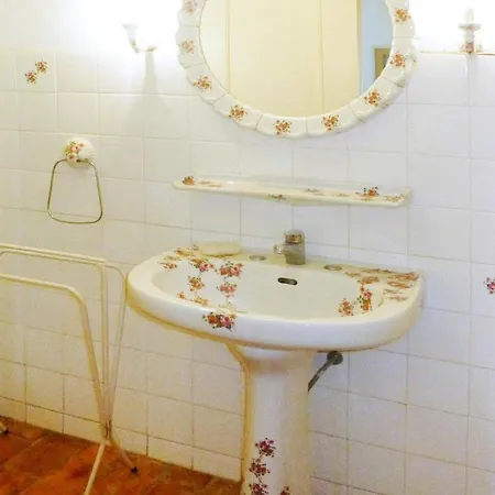Holiday home In Roquebrune With Sea View & Pool La Garonnette-Plage