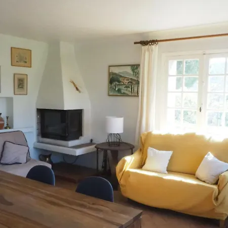 Holiday home In Roquebrune With Sea View & Pool La Garonnette-Plage
